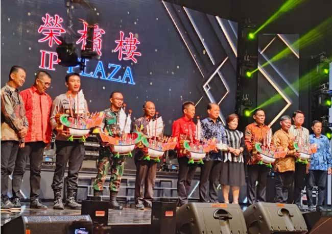 Bupati Rohil Hadiri Malam Kesenian dan Peresmian Even Bakar Tongkang Tahun 2023