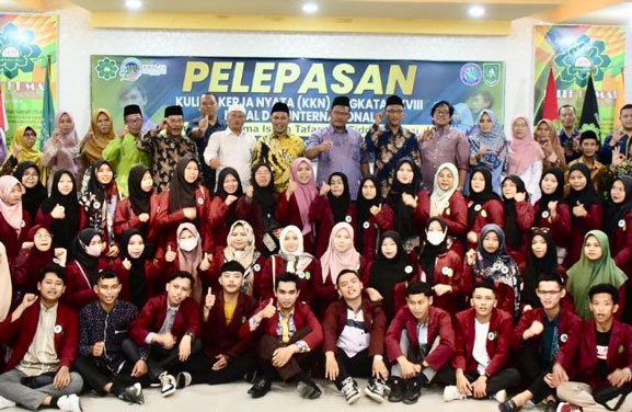 Bagus Santoso Gembleng Mahasiswa KKN Tafaquh Fiddin Dumai