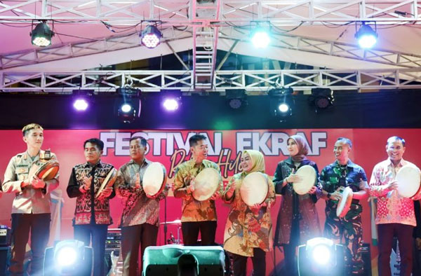 Bupati Rohil Resmi Buka Festival Ekraf 'Kemilau Bagan'