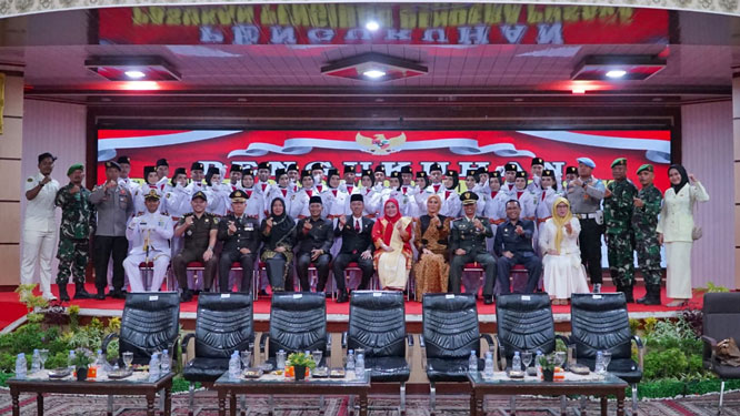 Bupati Afrizal Sintong Kukuhkan Paskibraka Rokan Hilir