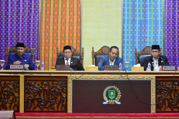 Wabup Bengkalis Sampaikan Pandangan Terbentuknya 2 Ranperda