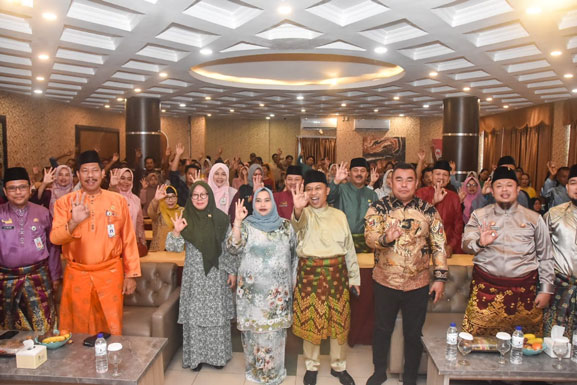 Tingkatkan Kemandirian Usaha Ekonomi Produktif, Bupati Kasmarni Buka Bimtek KUBE