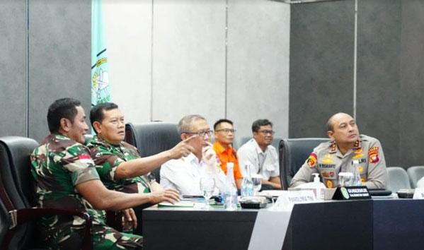 Panglima TNI dan Gubernur Kalbar Pimpin Rakor Evaluasi Penanggulangan Karhutla di Kalbar