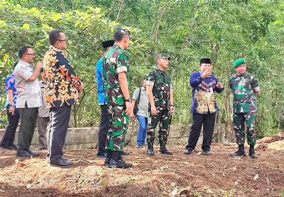 Danrem 031/WB Tinjau Lahan Kodim Persiapan di Kabupaten Rokan Hulu, Riau
