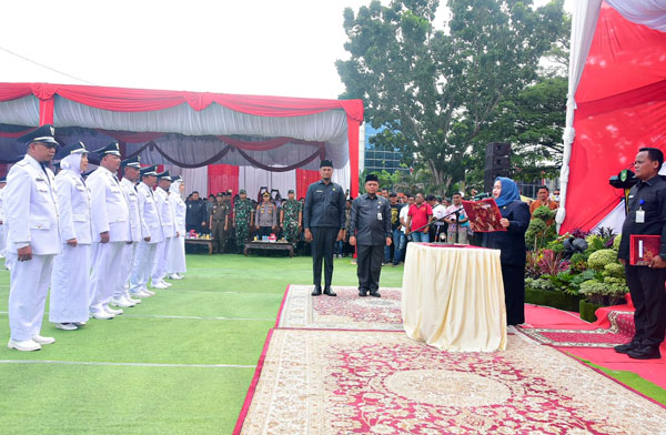 Bupati Bengkalis Lantik dan Ambil Sumpah 92 Penjabat Kepala Desa