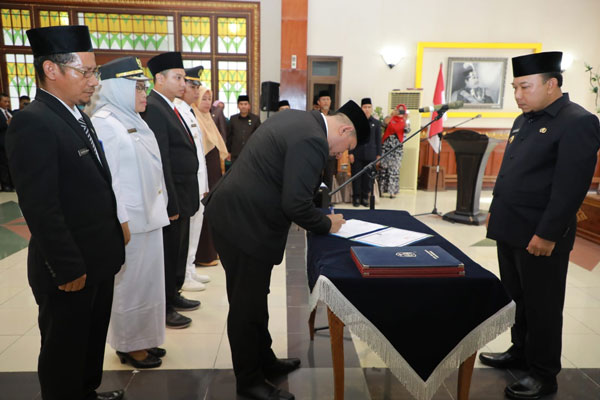 Wabup Husni Merza Lantik 95 Pejabat di Lingkungan Pemkab Siak, ini Harapannya