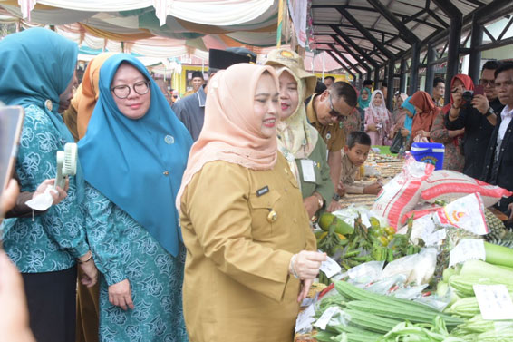 Bupati Kasmarni Ajak Masyarakat Konsumsi Pangan Lokal Sehat, Bersih dan Bergizi