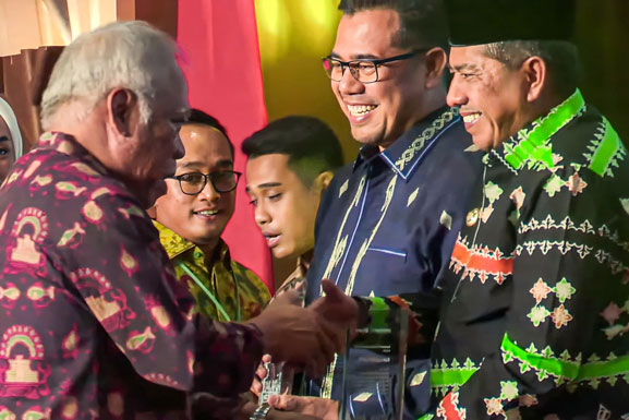 Dukung Pelestarian Aset Pusaka, Bupati Siak Raih Penghargaan Dari Menteri PUPR