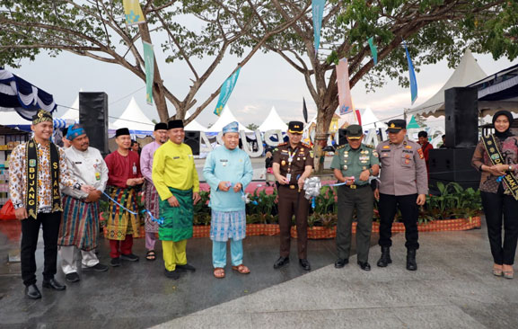 Wabup Siak Minta Produk Kreatif Dari Kampung Dilibatkan di FSB