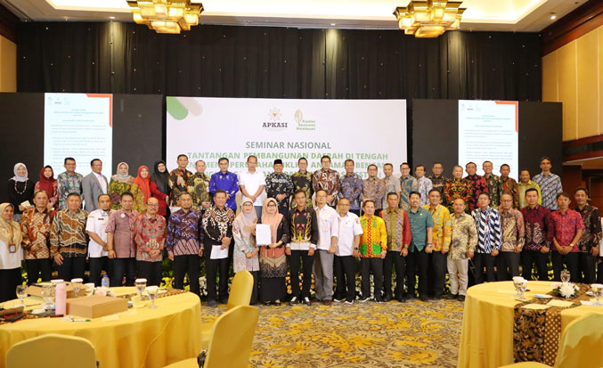 Jadi Narasumber pada Seminar Nasional, Bupati Alfedri Paparkan Sejumlah Program