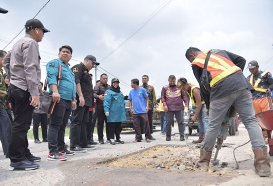Tinjau Pembangunan Jalan lingkar Barat, Doa Masyarakat Kasmarni Dua Periode