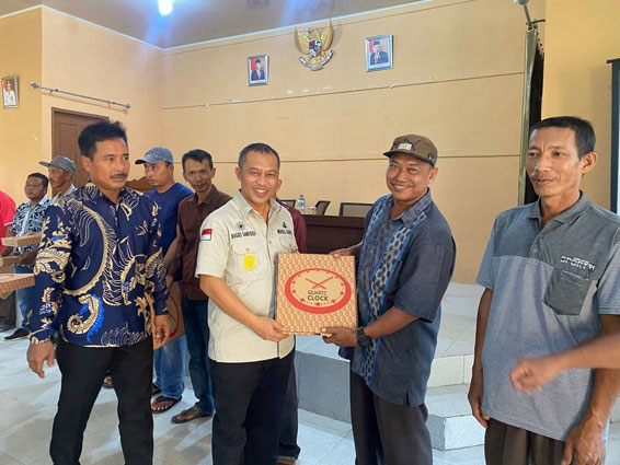 Berhasil Capai Target PBB, Ketua RT Dapat Award