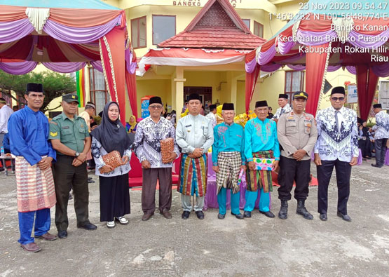 Danramil 05/RM Hadiri Upacara HUT Kecamatan Bangkopusako ke 21 dan Hari Guru ke-78