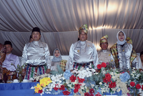 Bupati Kasmarni Hadiri Malam Pembukaan MTQ XLI Provinsi Riau di Inhu