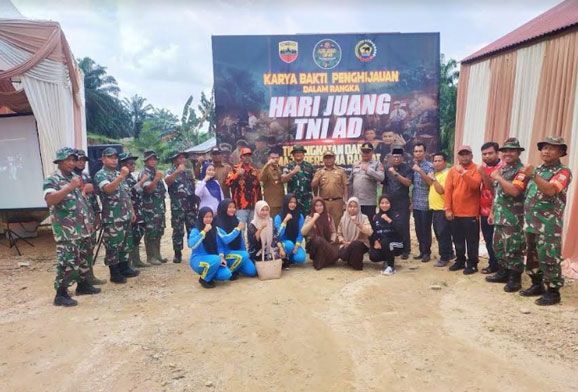 Gerakan TNI di Kabupaten Rokan Hulu Tanam Ratusan Pohon