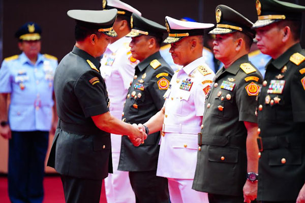 Serah Terima 5 Jabatan Strategis di Lingkungan Mabes TNI