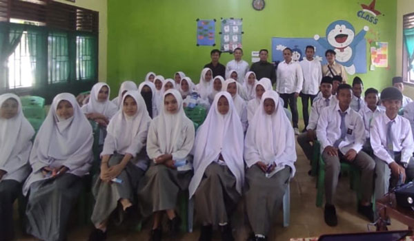 STIE Syariah Bengkalis Laksanakan Program Pengabdian Masyarakat di MA Al-Hidayah Teluk Pambang