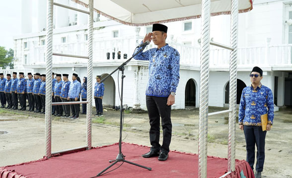 Pimpin Apel Hari Ke-17, Bupati Rohil Ingatkan ASN Tingkatkan Kinerja dan Disiplin