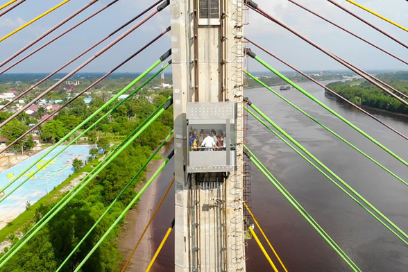 Tiga Bulan Beroperasi, Pengunjung Lift Menara Jembatan Siak Tembus 2.316 Orang
