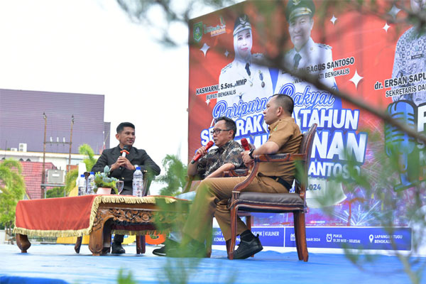 Semarak Tiga Tahun Kepemimpinan Kasmarni-Bagus Santoso, Diskominfotik Taja Podcast di Lapangan Tugu Bengkalis