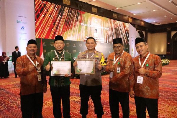 Perkuat Kolaborasi Kemitraan, Bupati Siak, Polres dan BAZNAS Siak Raih Penghargaan BAZNAS Award 2024