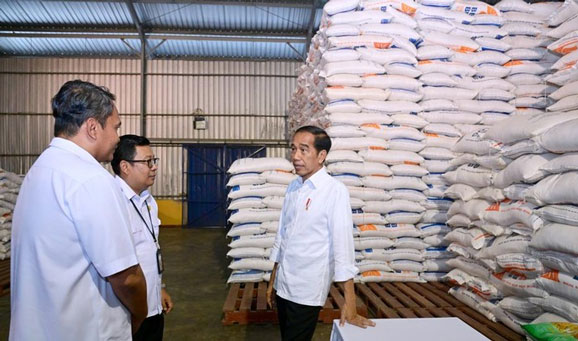 Bantuan Beras Jokowi Dihentikan Sementara, Ini Sebabnya
