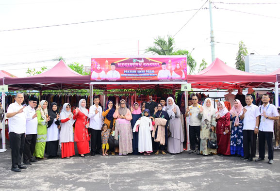 Masyarakat Antusias Kunjungi Bazar Pakaian Layak Pakai Gratis yang Ditaja Dinsos Bengkalis