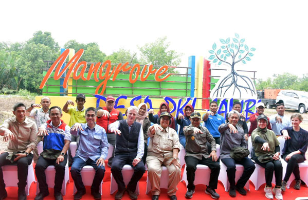 Wakil Bupati Bengkalis Dampingi Kunker Menteri LHK ke Mangrove Education Center dan Arboretum Gambut