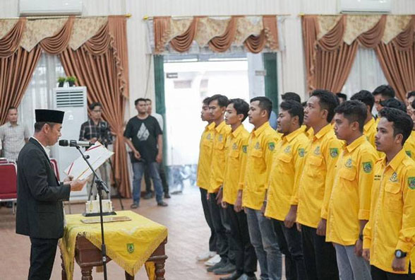Bupati Rohil Kukuhkan Pengurus Hipemarohi Pekanbaru Masa Juang 2023-2025