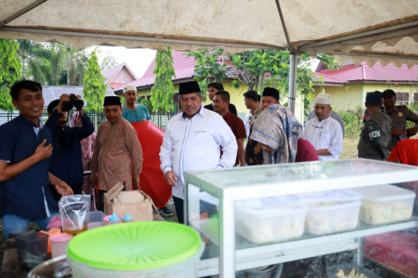 Resmikan Pasar Ramadhan Kampung Dalam, Alfedri: Pertahankan Tradisi Tahunan Ini