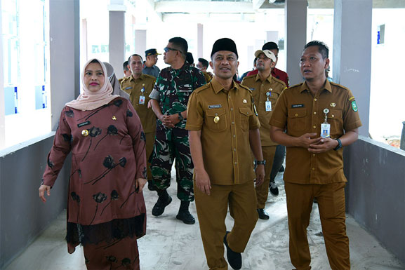 Pastikan Pekerjaan Berjalan Baik, Bupati Tinjau Pembangunan RSUD Rupat Utara