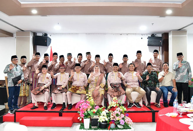 Target Kembali Juara Umum, Bupati Kasmarni Beri Motivasi Kafilah Bengkalis di Dumai