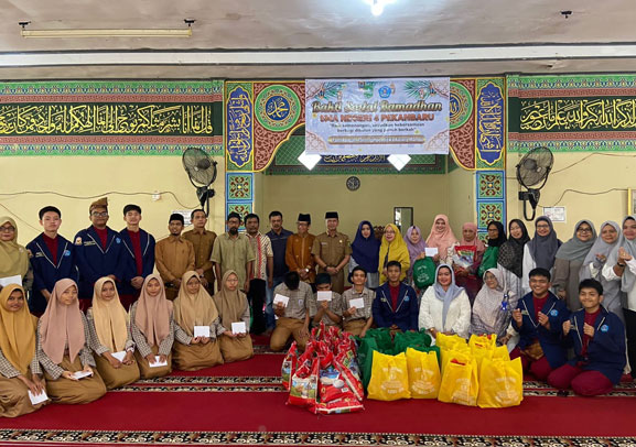 Gema Ramadan SMA 4 Pekanbaru Ditutup dengan Buka Bersama