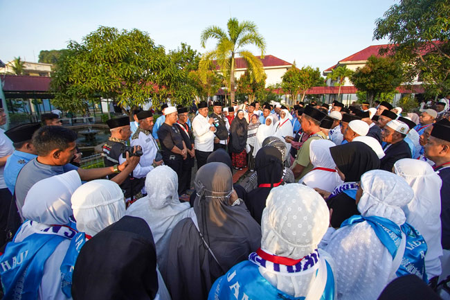 Alfedri Doakan Calon Jamaah Haji Siak Tetap Sehat dan Selamat Pulang Pergi