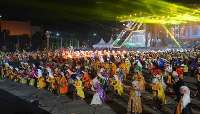 Spektakuler! 10 ribu Penari Riau Pecahkan Rekor Muri di Gebyar BBI BBWI Riau 2024
