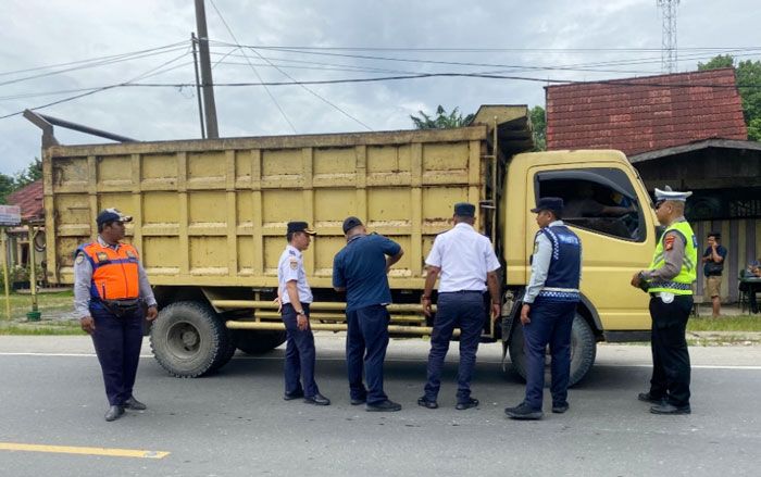 Razia Truk ODOL di Pekanbaru, 85 Tilang Diterbitkan