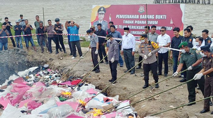 Kejari Bengkalis Musnahkan BB 113 Perkara Inkracht
