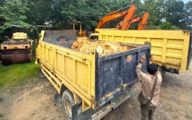 Tambang Tanah Urug Ilegal, Dua Truk dan Satu Alat Berat Diamankan Polsek Tenayan Raya