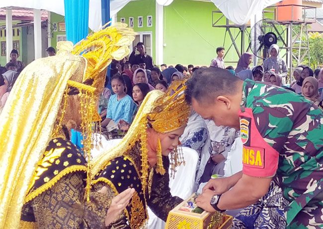 Babinsa Tanah Merah Koramil 06 Siak Hulu Beri Motivasi kepada Siswa