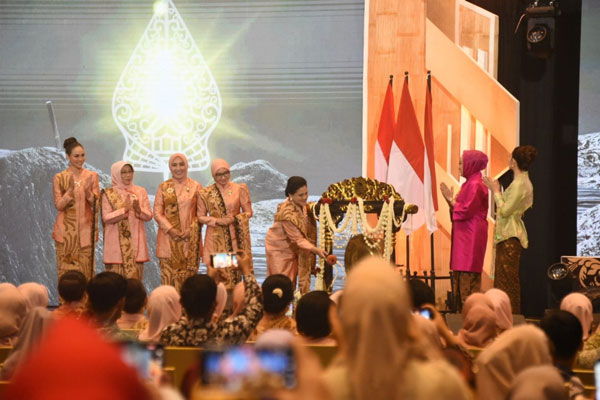 Puncak HUT Ke-44 Dekranas, Komitmen Melestarikan Kerajinan Lokal Sebagai Warisan Budaya