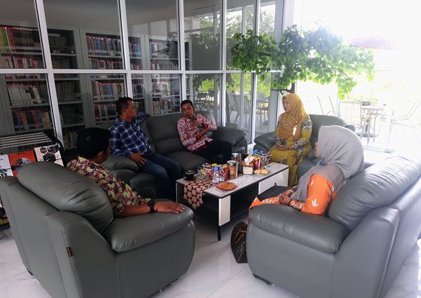 Tim Kosultan Perpusnas RI Lakukan Survey Kelayakan dan Komitmen TPBIS di Dinas Perpustakaan Siak