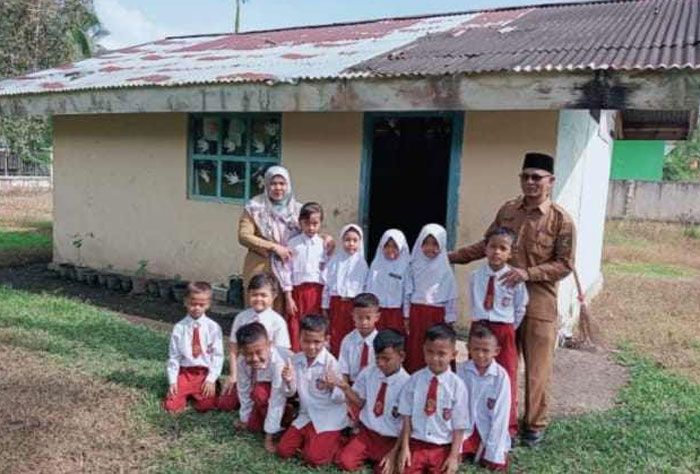 Murid SDN 002 Tanjung Gunakan Bekas WC Sebagai Ruang Kelas, Hambali Instruksi Selesaikan Bulan Ini