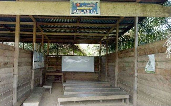 Berlantai Tanah, Kondisi SDN 006 Ulak Patian Memprihatinkan