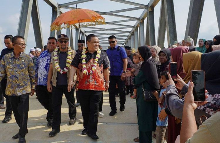 Jembatan Desa Rantau Kasih Diresmikan