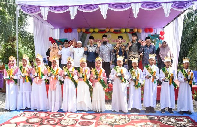 Wisuda Santri Rumah Tahfidz Fajar Syaqila, Bupati Bengkalis: Jaga Hafalan