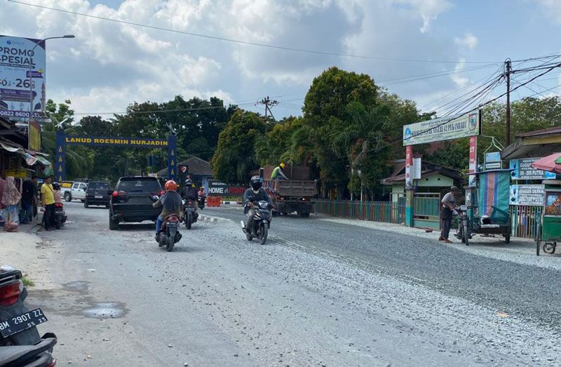 Pemprov Sudah Perbaiki 11 Ruas Jalan di Pekanbaru