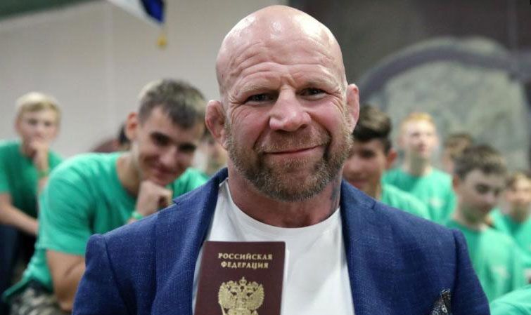 Juara Dunia Tarung Bebas MMA Jeff Monson Mualaf di Rusia
