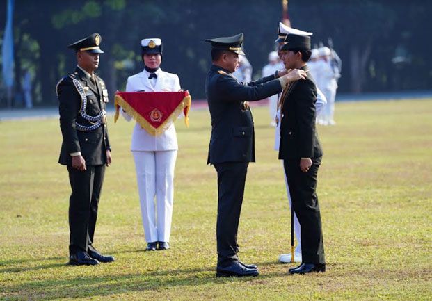 Panglima TNI Lantik 350 Perwira Prajurit Karier TNI TA 2024