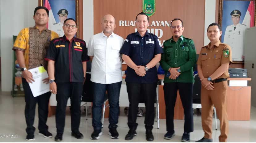 Tim Monev KI Provinsi Riau Lakukan Evaluasi Pelayanan PPID Diskominfotik Rohil