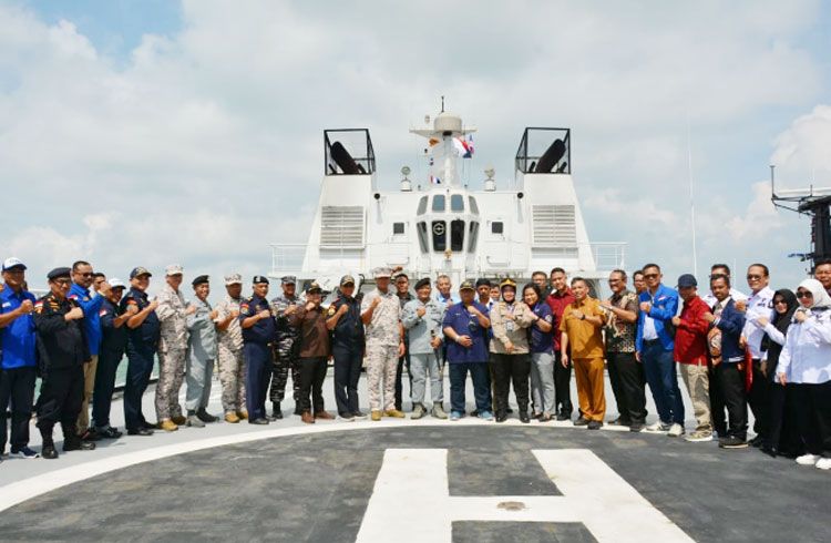 Bakamla RI Jemput 16 Nelayan Indonesia yang Ditangkap Malaysia